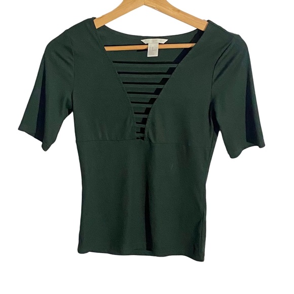 H&M Fitted Plunge Ladder V-Neckline Fitted Top - Picture 1 of 3